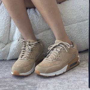 NIKE brown airmax 1